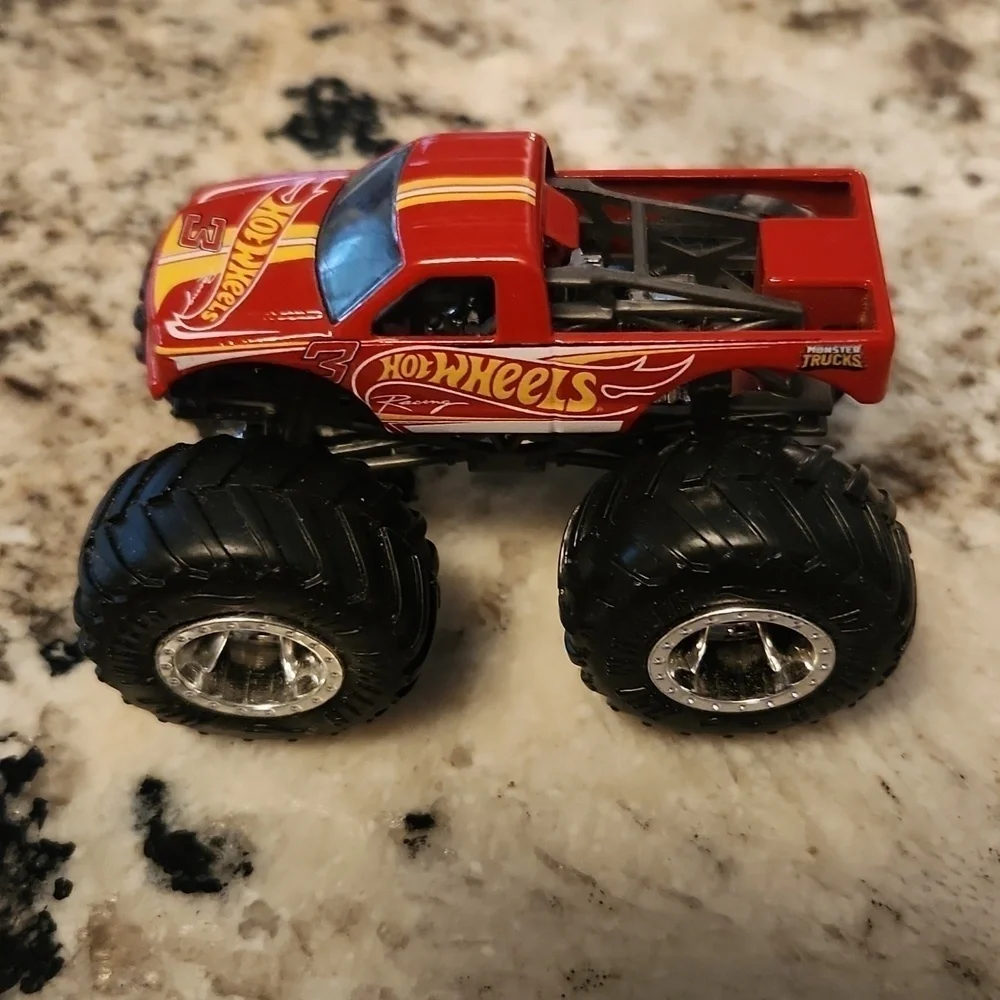 Hot Wheels Monster Truck HW RACING 3 red 1:64